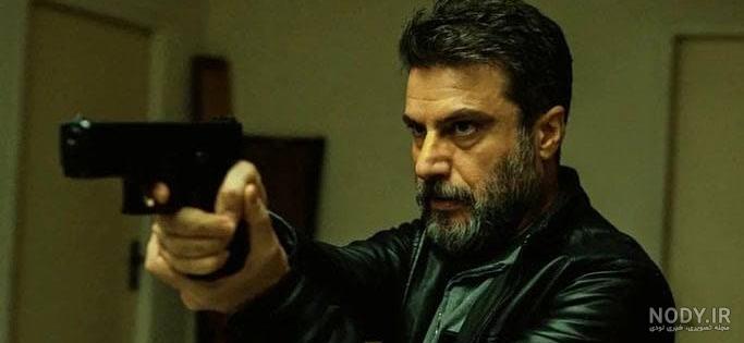 امیر آقایی - ویکی‌پدیا، دانشنامهٔ آزاد
