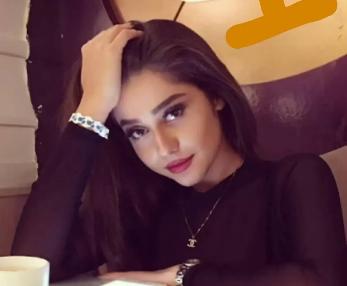 ایسان اقاخانی،همسر محمد رضا گلزار کیست؟ ایسان اقاخانی،همسر محمد رضا گلزار کیست؟