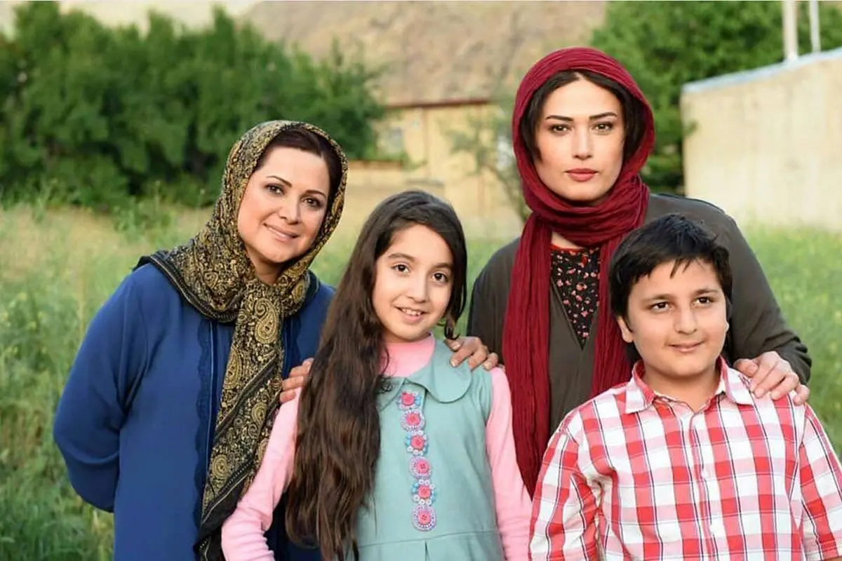 بازیگر نقش پریا در پر مخاطب‌ترين نمايش+ اینستاپست