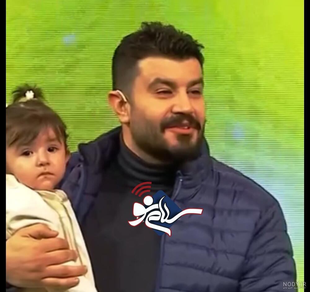 پیمان طالبی مجری جوان با دخترش روی آنتن زنده برنامه «طبیب» اجرا کرد پیمان طالبی مجری جوان با دخترش روی آنتن زنده برنامه «طبیب» اجرا کرد