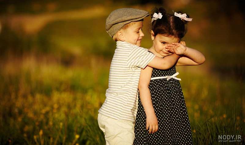 ژست عکس خواهر برادری بزرگ
