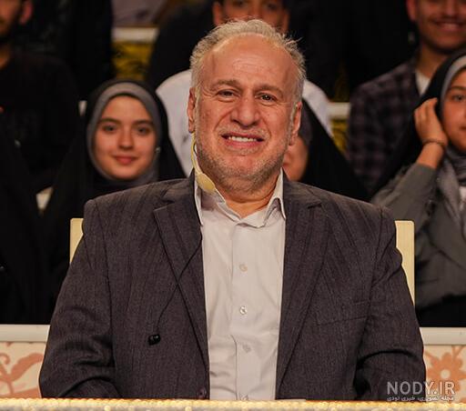 بیوگرافی رضوان درویش مبتهل و میزبان برنامه محفل از سوریه