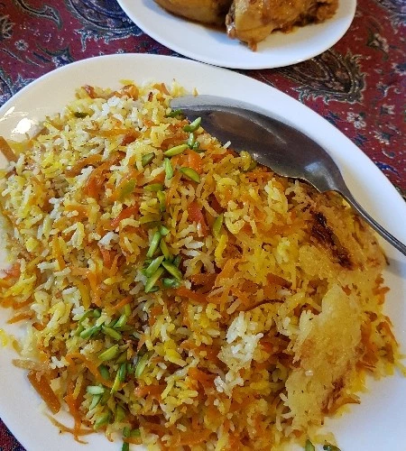 طرز تهیه مرصع پلو مجلسی با مرغ ریش ریش برای ۴ نفر