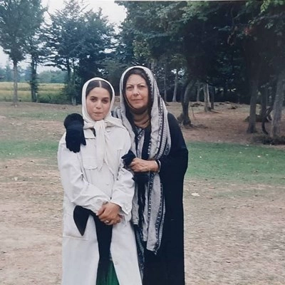 عکس جدید شیرین در پس از باران عکس جدید شیرین در پس از باران