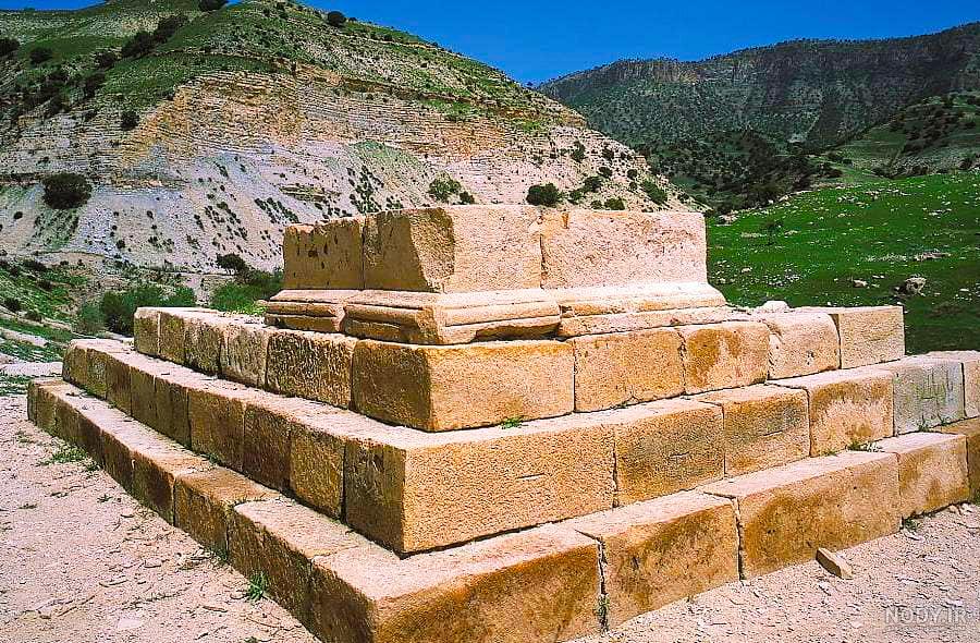 عکس شیرین خفته در کوه بیستون عکس شیرین خفته در کوه بیستون