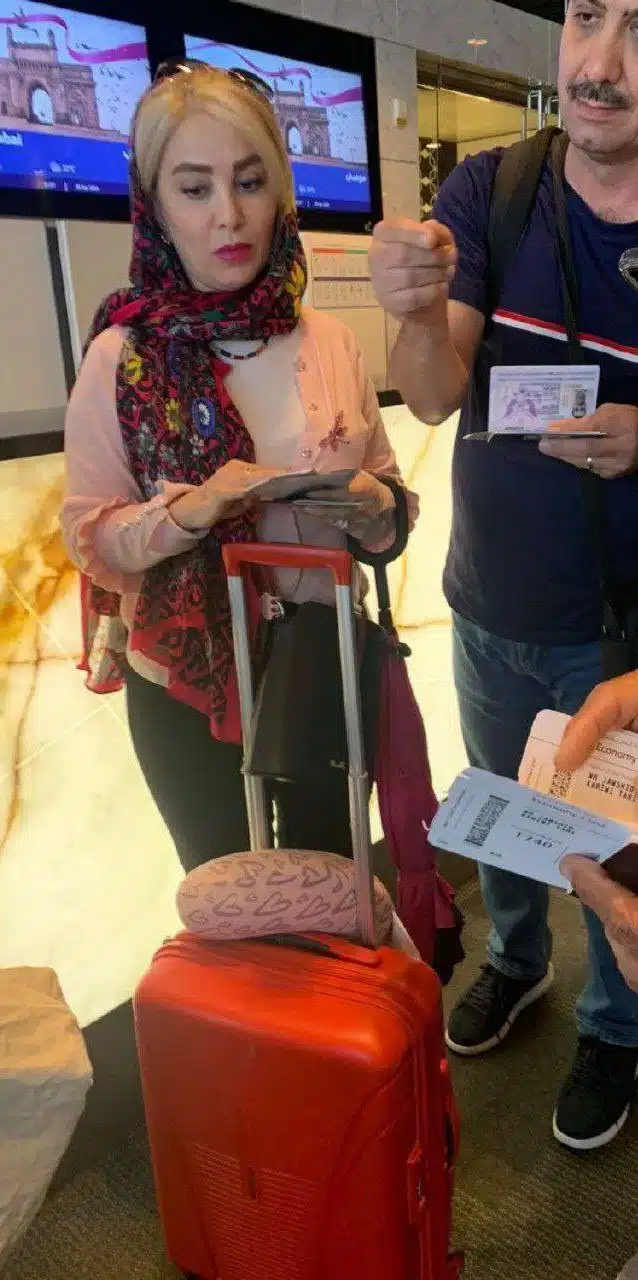 تیپ متفاوت ژیلا صادقی در خارج از کشور خبرساز شد(+عکس) تیپ متفاوت ژیلا صادقی در خارج از کشور خبرساز شد(+عکس)