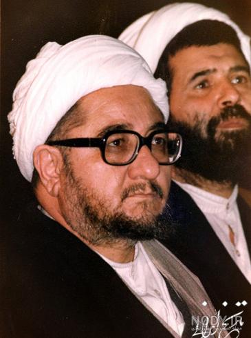 صادق خلخالی در فروردین ۵۸: زمانی می‌خواستیم جنازه‌ی منحوس پهلوی را آتش  بزنیم/ اعدام هویدا یک عمل انقلابی بود