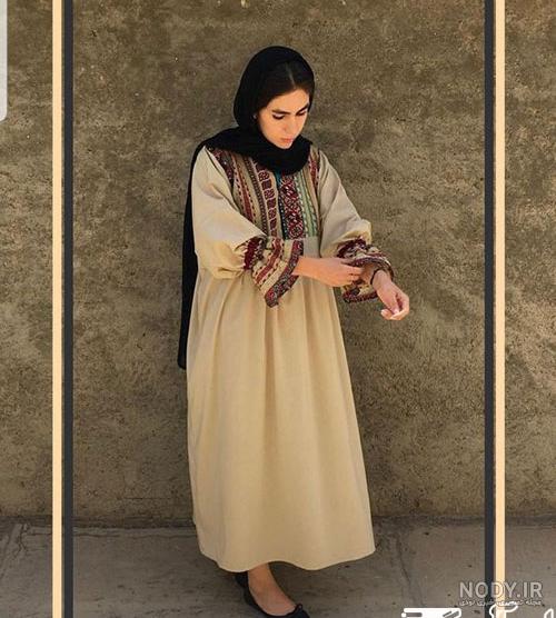 راهنمای ست کردن جدیدترین مدل مانتو های مشکی مجلسی برای خانم های شیک پوش راهنمای ست کردن جدیدترین مدل مانتو های مشکی مجلسی برای خانم های شیک پوش