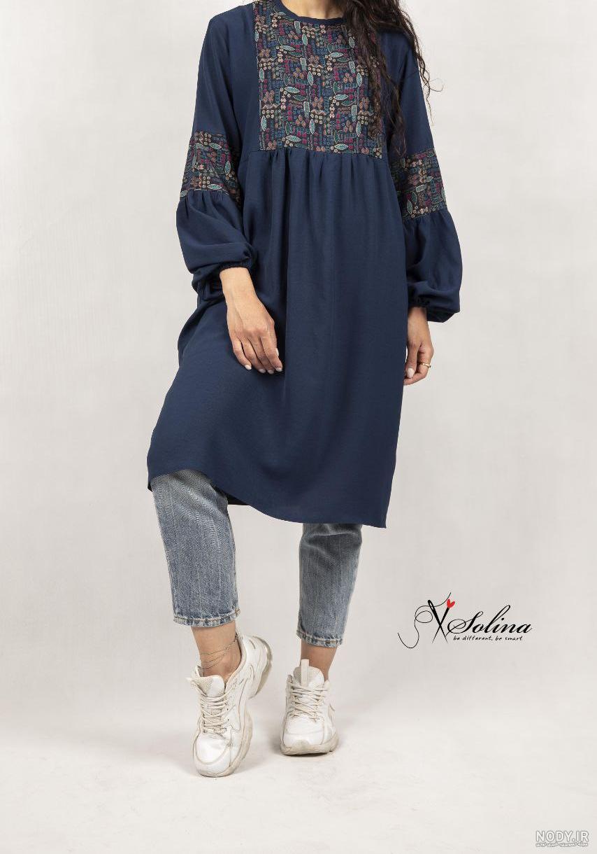 دنبال یه استایل پوشیده و جذابی؟ این ۳۵ مدل مانتو جلو بسته خاص بلند زنانه  مناسب توعه - ماگرتا