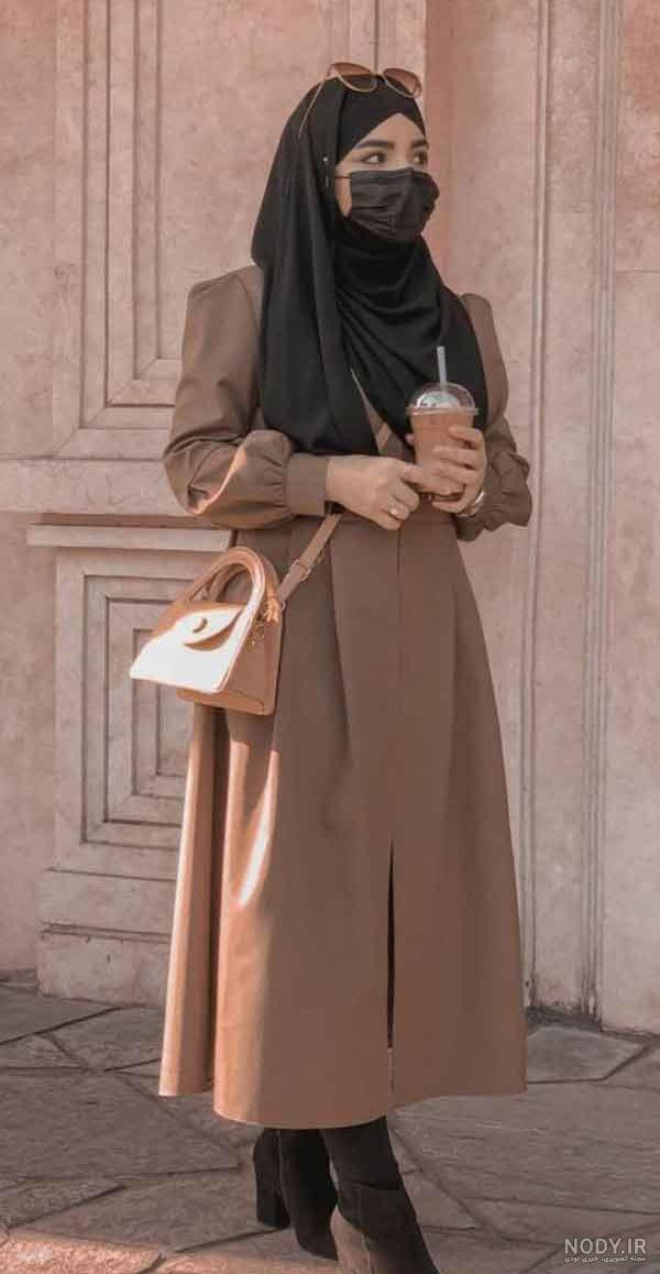 ۶۰ مدل مانتو مشکی جدید ۱۴۰۲ با ظاهری شیک و استایلی بی نظیر
