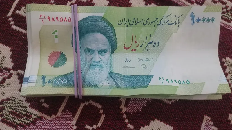 تزیین پول + زیباترین تزیینات روی پول همراه با هدیه و گل برای سال 1402 - الی مگ تزیین پول + زیباترین تزیینات روی پول همراه با هدیه و گل برای سال 1402 - الی مگ