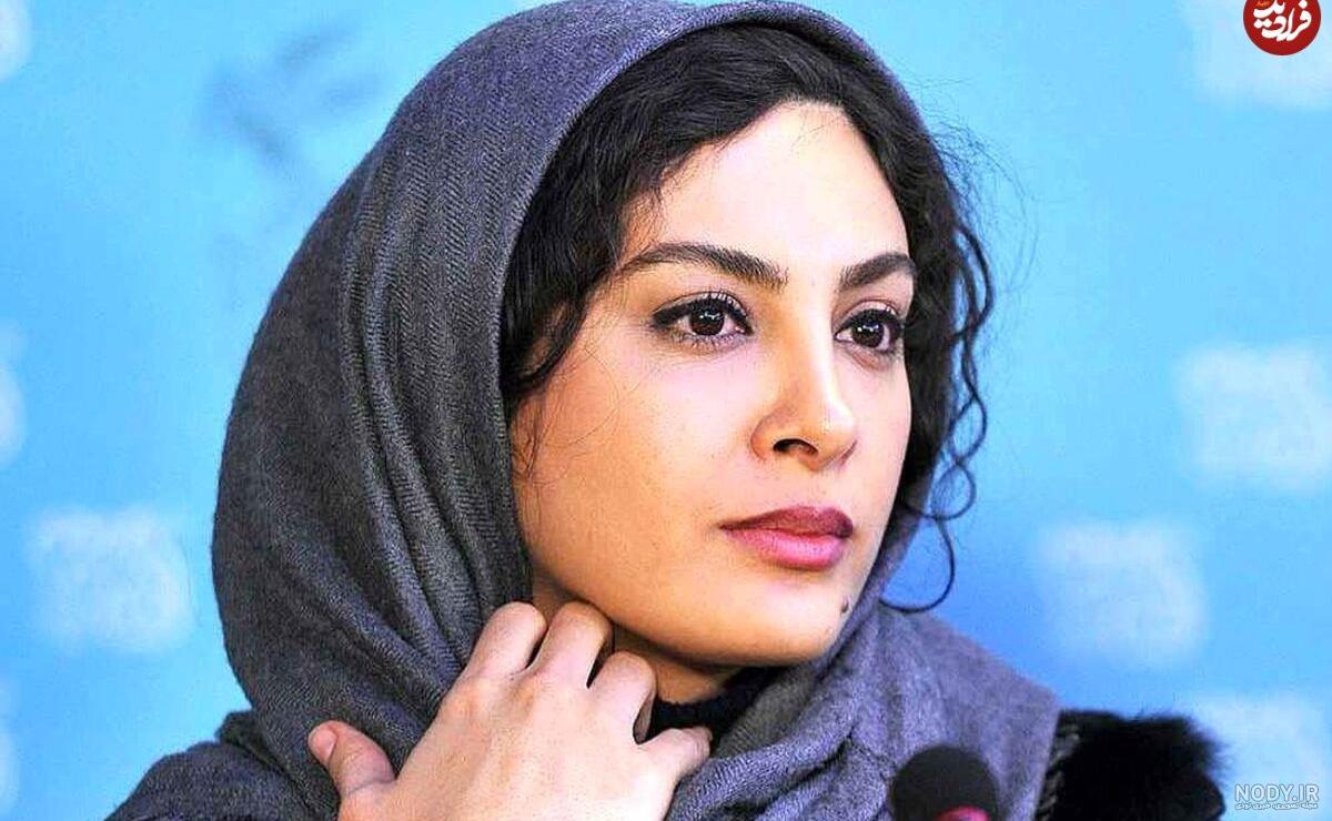 عکسی یادگاری بازیگران عاشقانه درکنار خواننده معروف عکسی یادگاری بازیگران عاشقانه درکنار خواننده معروف