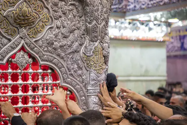 عکس با کیفیت صحن ورودی امام حسین (ع) عکس با کیفیت صحن ورودی امام حسین (ع)