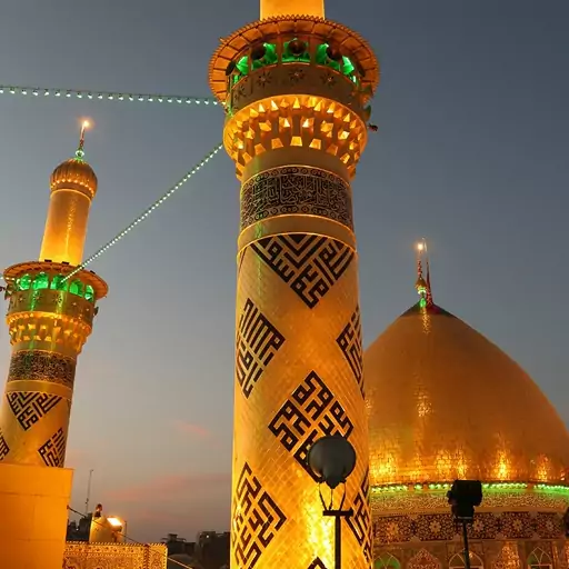 گنبد و گلدسته حرم حضرت ابوالفضل (ع)، در یک آسمان صاف آبی گنبد و گلدسته حرم حضرت ابوالفضل (ع)، در یک آسمان صاف آبی