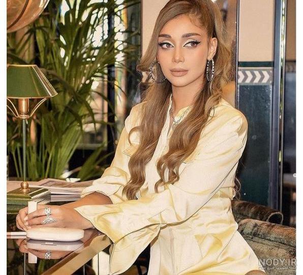 بیوگرافی الناز گلرخ خواننده، میکاپ آرتیست و فشن بلاگر ایرانی - ایران بیوگرافی بیوگرافی الناز گلرخ خواننده، میکاپ آرتیست و فشن بلاگر ایرانی - ایران بیوگرافی