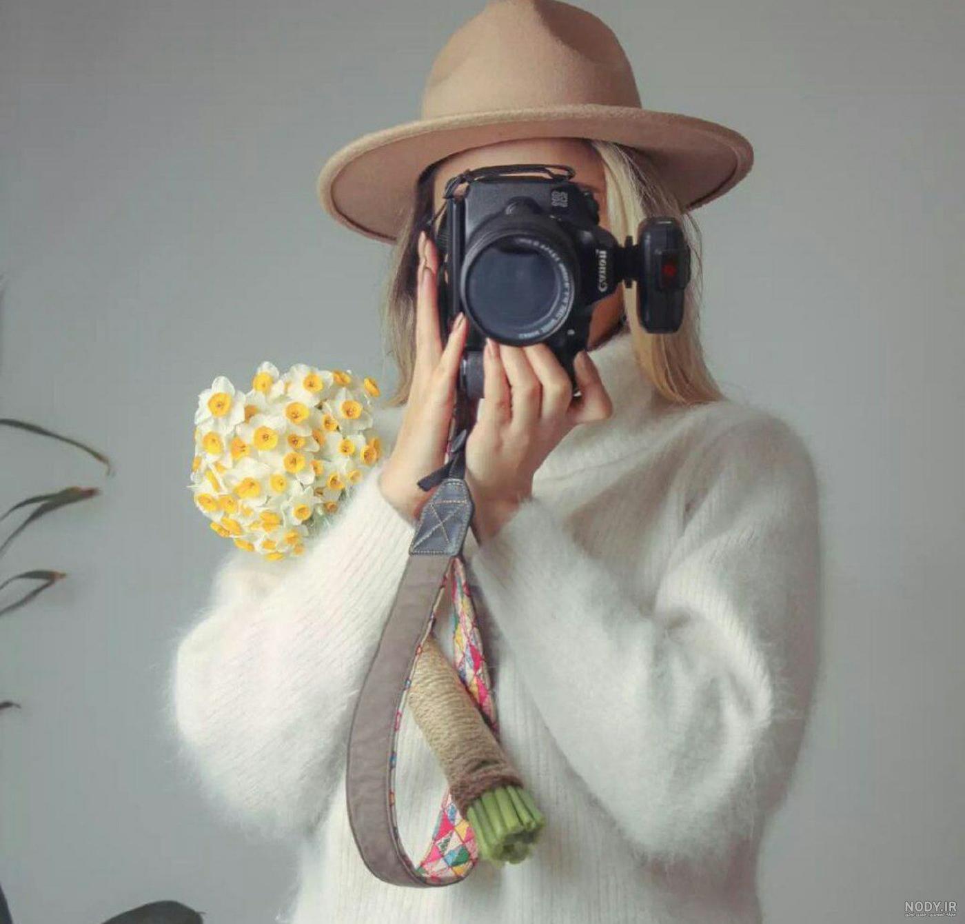  عکس دختر با گل نرگس برای پروفایل