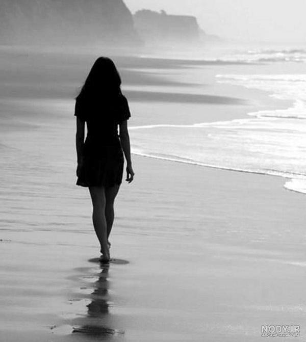 عکس دختر کنار دریا طبیعی