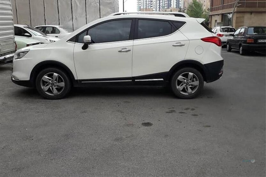 عکس ماشین جک شاسی بلند سفید