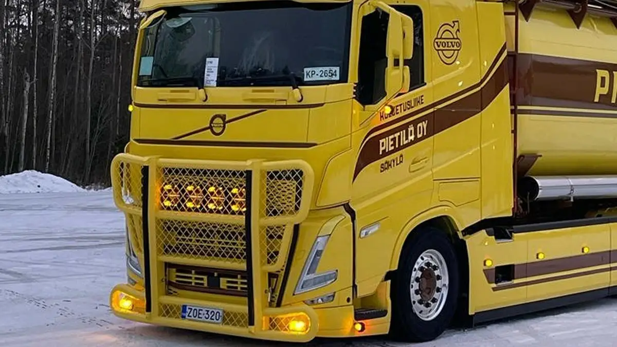  عکس کامیون ولوو برای پروفایل