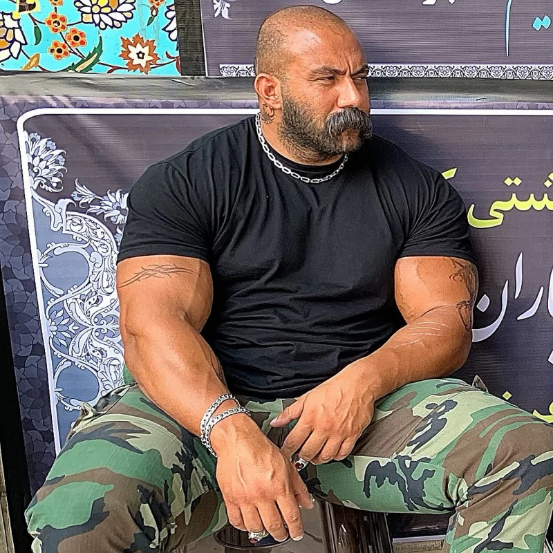 عکس غول در مختارنامه