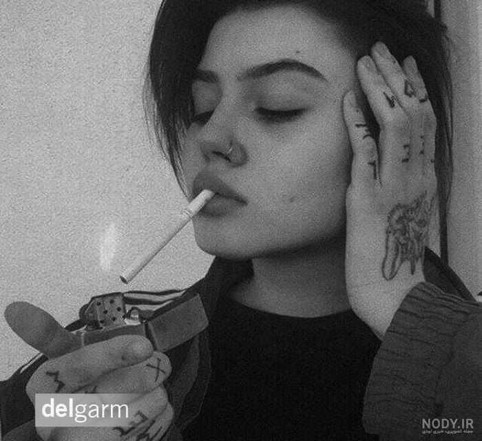 عکس سیگار کشیدن دختر غمگین