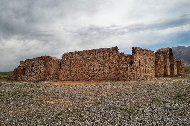 بازدید دانش‌آموزان از گرمابه تاریخی شهرستان جاجرم در اردوی هفت سنگ/ فیلم