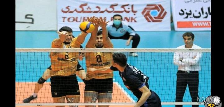 دانلود عکس استوک : ضد نور بازی والیبال در ساحل Beach Volleyball – تایم کد