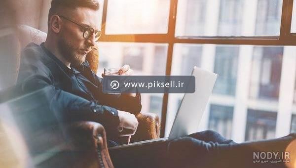 وکتور کاراکتر کارتونی دختر بچه و فیلم دیدن با لپ تاپ - ایران پیک | پیکفری وکتور کاراکتر کارتونی دختر بچه و فیلم دیدن با لپ تاپ - ایران پیک | پیکفری