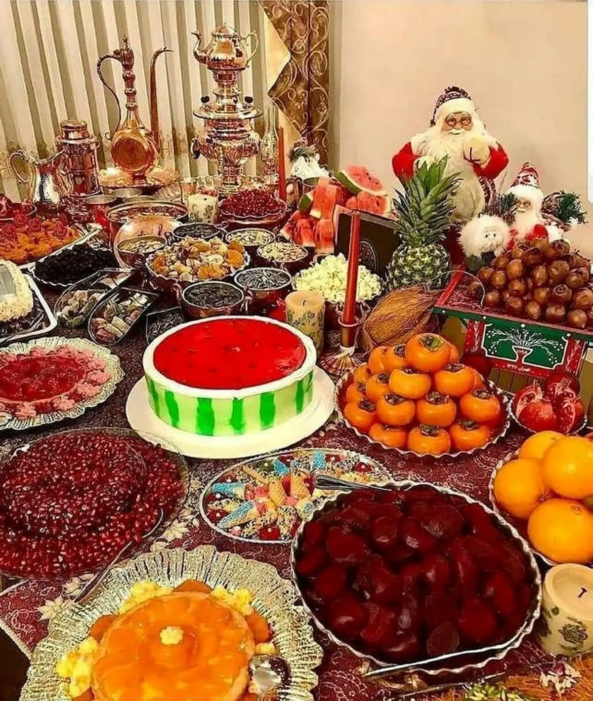 ایده‌های تزیین سفره شب یلدا ساده و شیک 1403