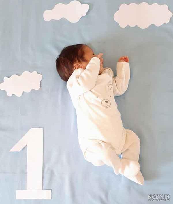 عکس یک ماهگی نوزاد در اتلیه