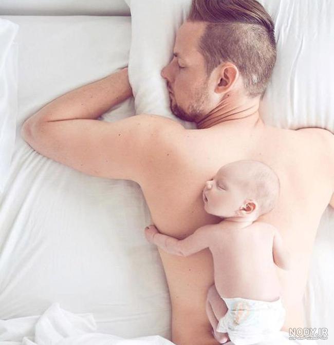 عکس یک ماهگی نوزاد با میوه