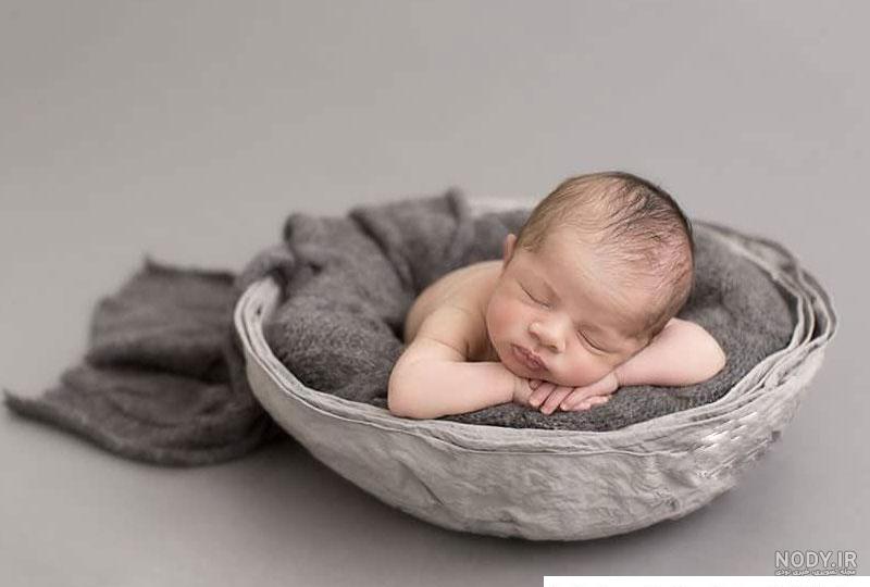 عکس یک ماهگی نوزاد دختر