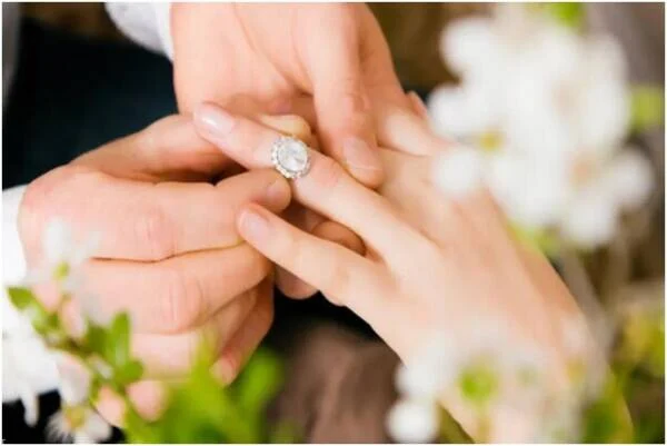 پیام تبریکی نامزدی ادبی