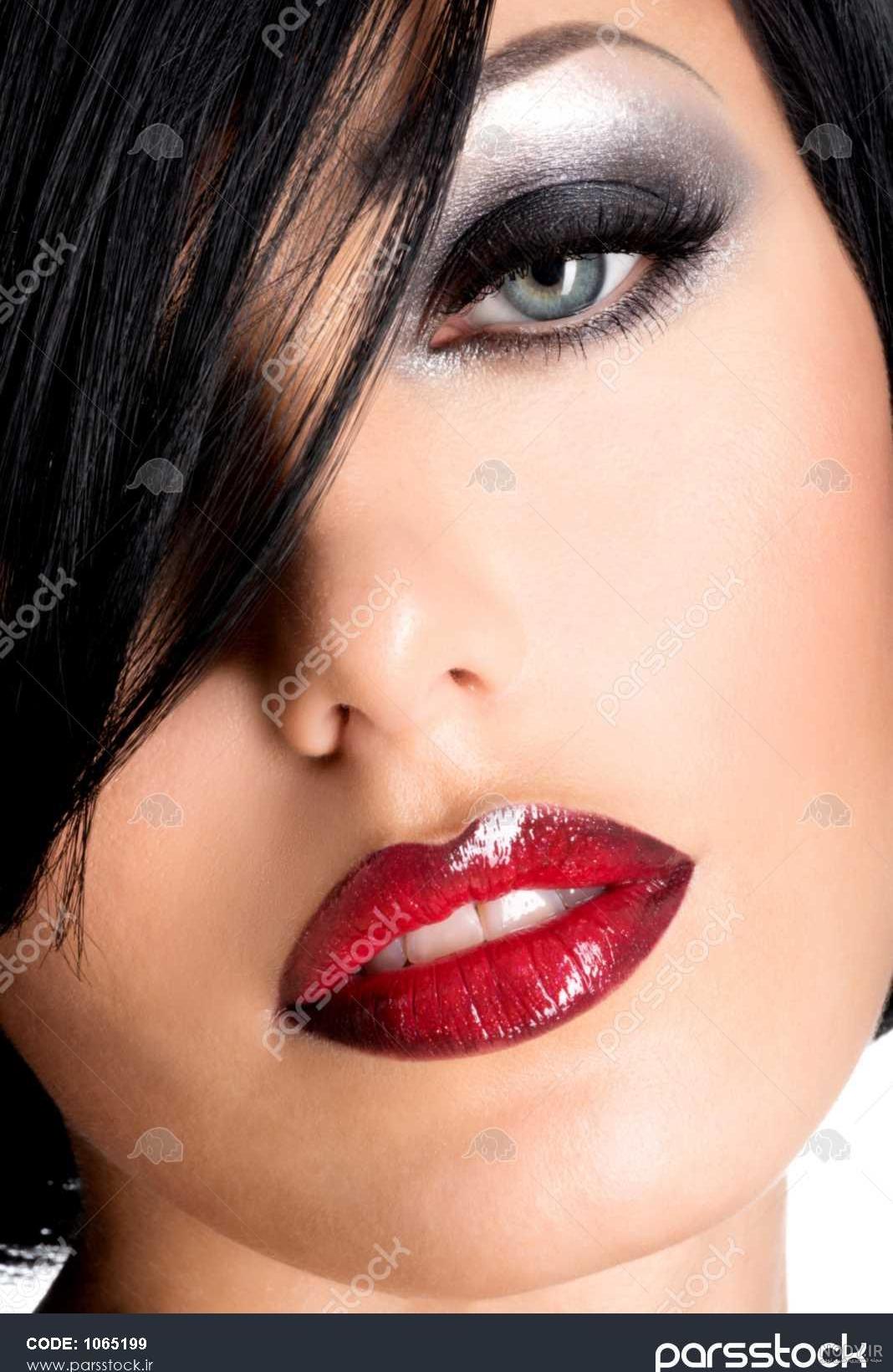 این زن بزرگ‌ترین لب‌های دنیا را دارد