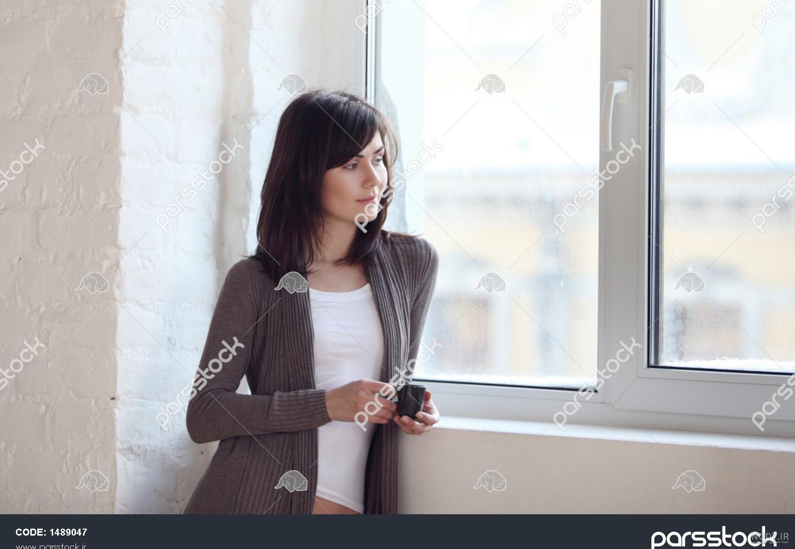 خرید و قیمت عکس با کیفیت دختر کنار پنجره و فضای فصل تابستان | ترب خرید و قیمت عکس با کیفیت دختر کنار پنجره و فضای فصل تابستان | ترب