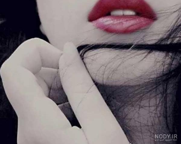 دانلود عکس پروفایل پسر عاشق و بوسه بر روی گونه