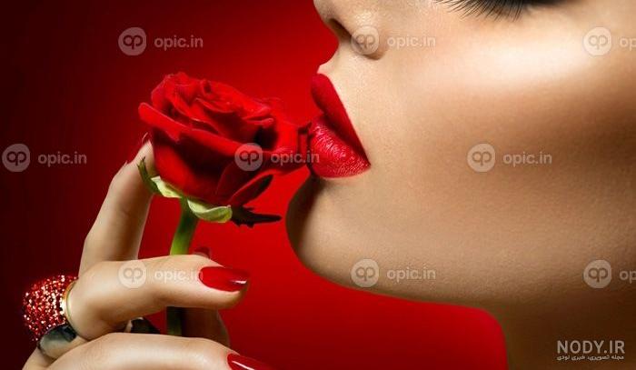 دو دختر بوسیدن هستند بوسه زن زن و شوهر با شکر در لب پرتره سیاه و سفید 1414947 دو دختر بوسیدن هستند بوسه زن زن و شوهر با شکر در لب پرتره سیاه و سفید 1414947