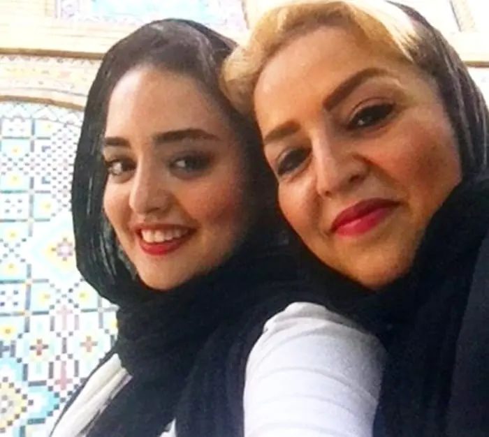 شباهت جالب نرگس محمدی و خواهرش سارا! عکس