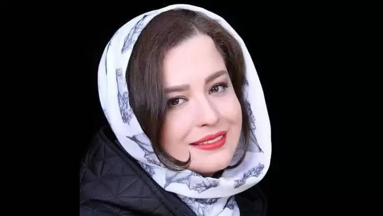 عکس سلفی مهراوه شریفی نیا با 3 پسر جوان ناشناس