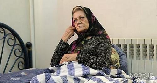 سیاه قلم مادربزرگ مهربان اثر معصومه منصور‌نژاد - همیار
