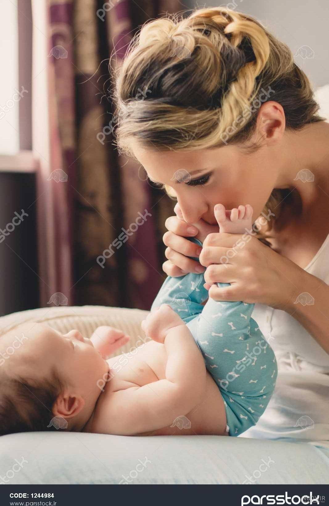 عکس مادر پسر نوزاد عکس مادر پسر نوزاد