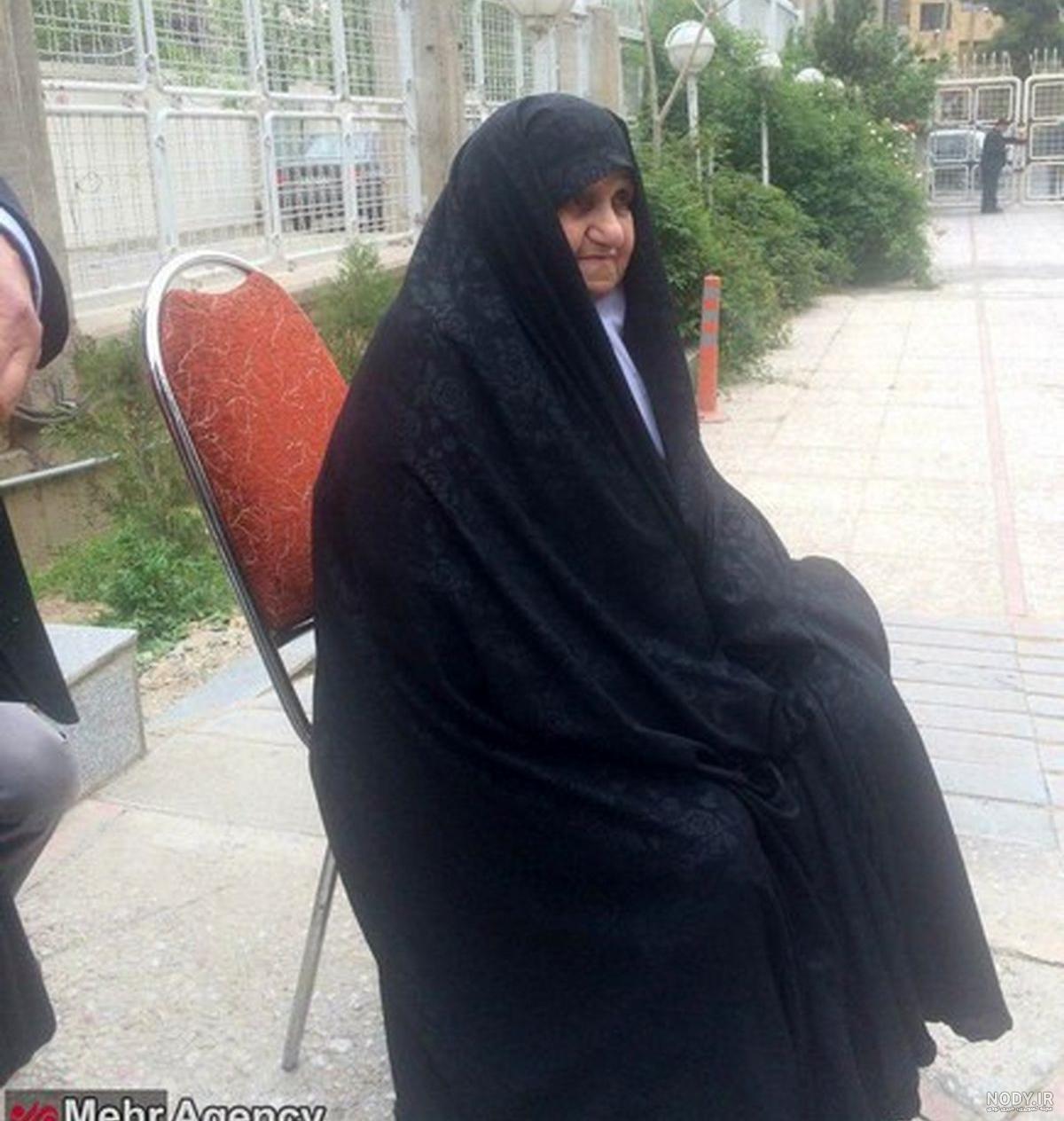 مادر رئیسی و صحنه ای که دلها را خون کرد مادر رئیسی و صحنه ای که دلها را خون کرد
