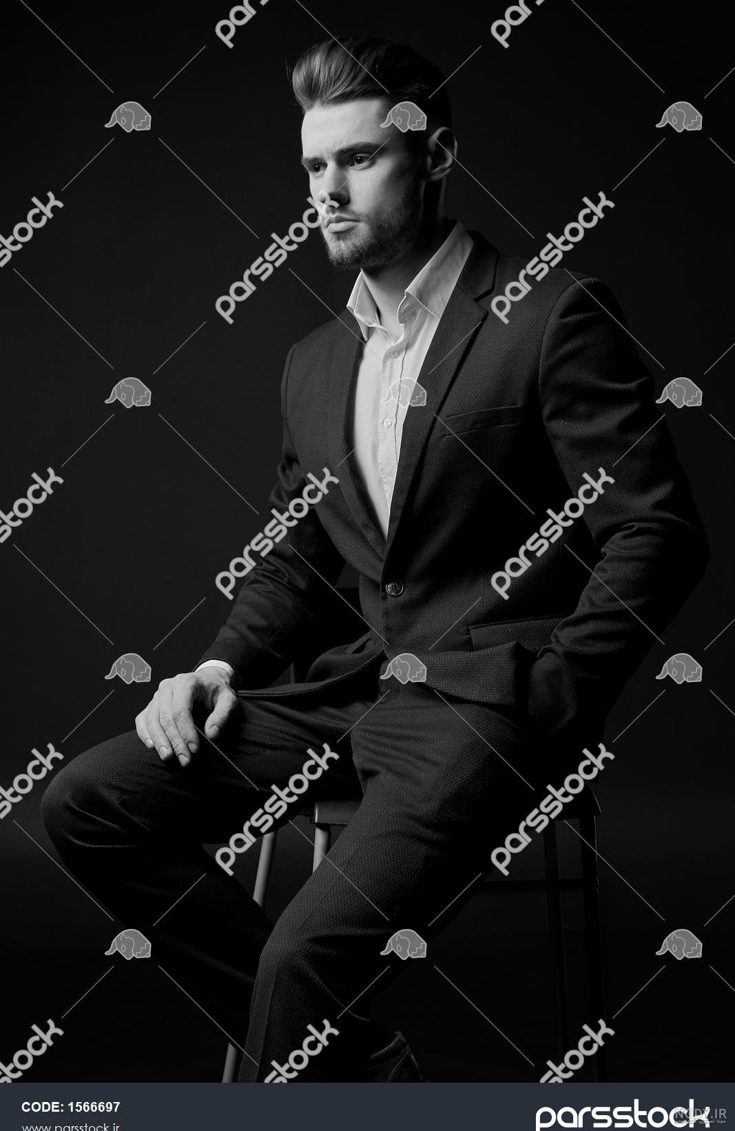 ۳۵ ژست عکس مردانه که شما ار جذابتر می کند ۳۵ ژست عکس مردانه که شما ار جذابتر می کند