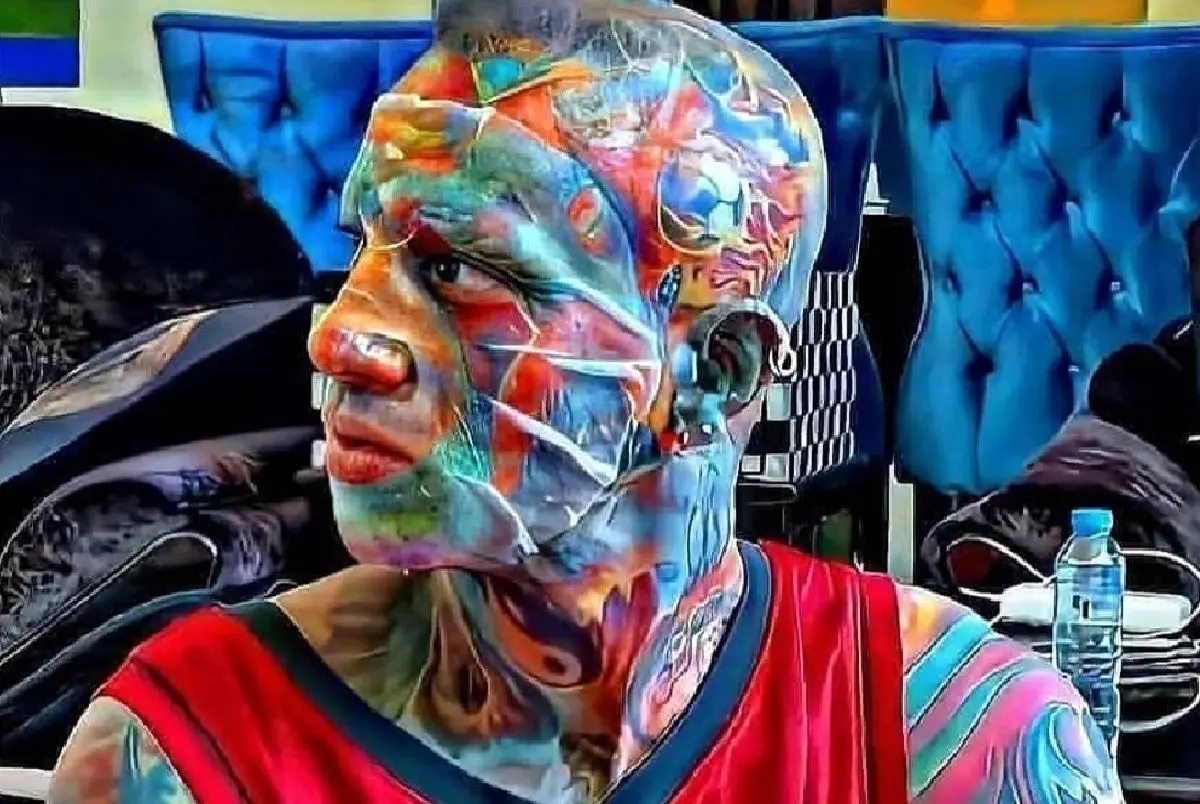 عکس دنیا جهانبخت در استخر با مهراد جم