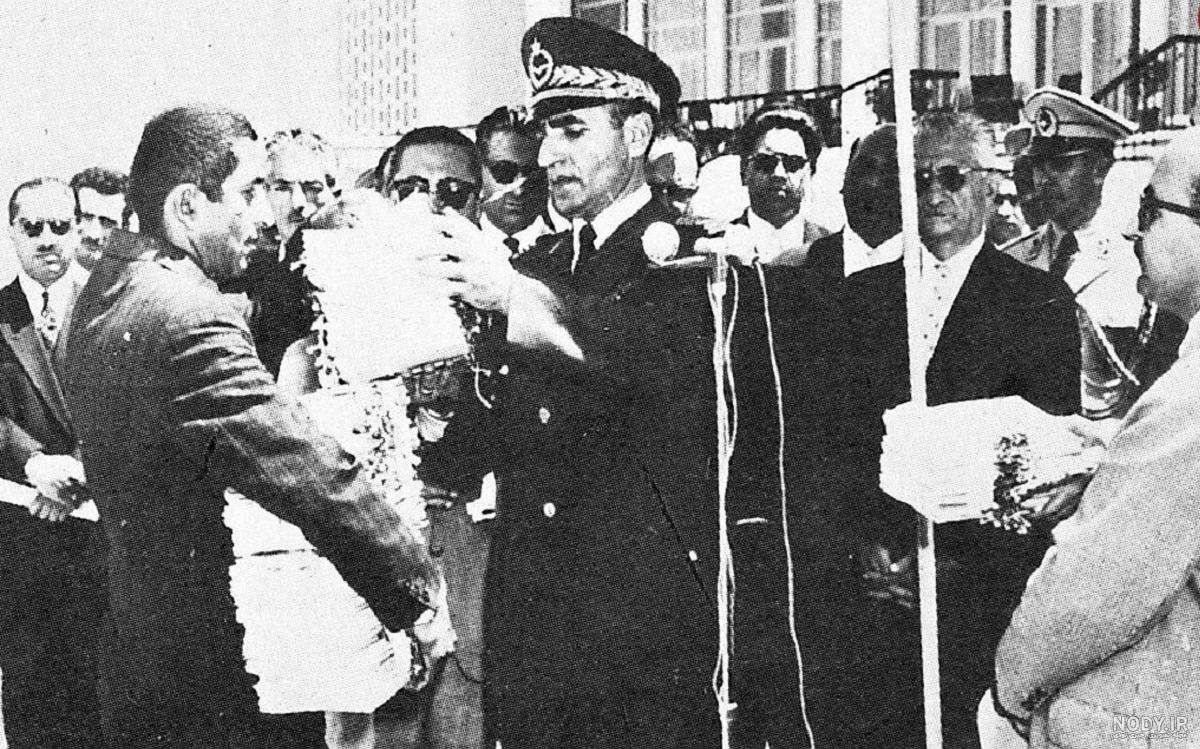 آلبوم عکس مراسم ازدواج ولیعهد اردن و معمار سعودی با حضور فرح پهلوی - BBC News فارسی آلبوم عکس مراسم ازدواج ولیعهد اردن و معمار سعودی با حضور فرح پهلوی - BBC News فارسی