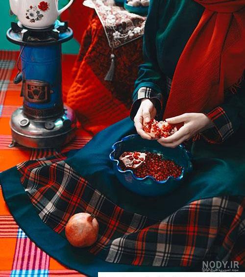 دانلود تصویر کتاب قدیمی حافظ و انار شب چله دانلود تصویر کتاب قدیمی حافظ و انار شب چله
