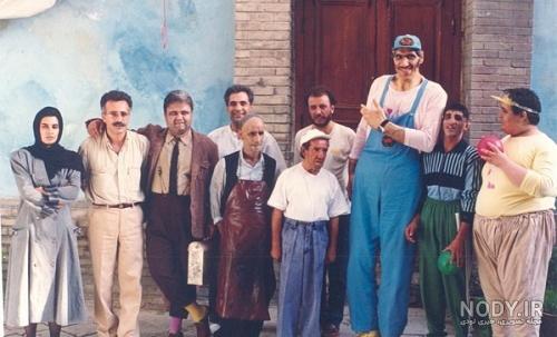عکس یادگاری در دبستان انوری ـ دهه 40 عکس یادگاری در دبستان انوری ـ دهه 40