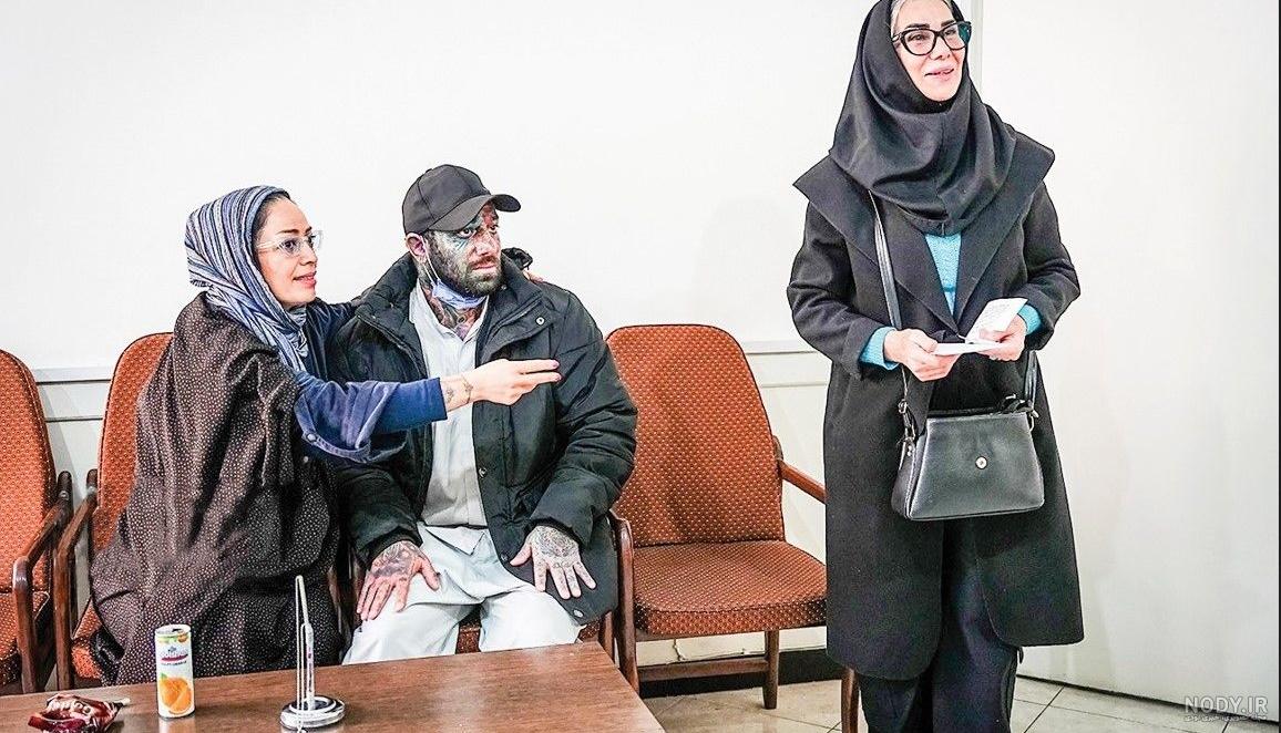 عکسی شوکه کننده مادر امیر تتلو بعداز دستگیری پسرش / مستی و خوشحالی زننده را  ببینید!
