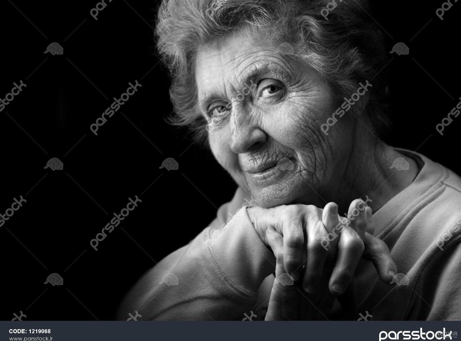 20 دلنوشته برای مادربزرگ فوت شده و مرحوم شده 20 دلنوشته برای مادربزرگ فوت شده و مرحوم شده