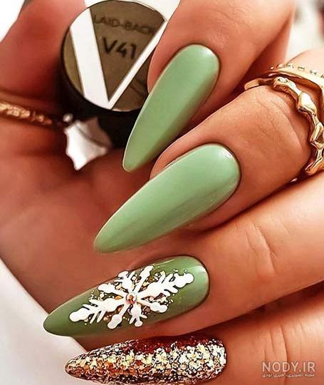 ایده طراحی ناخن دخترانه با رنگ سبز